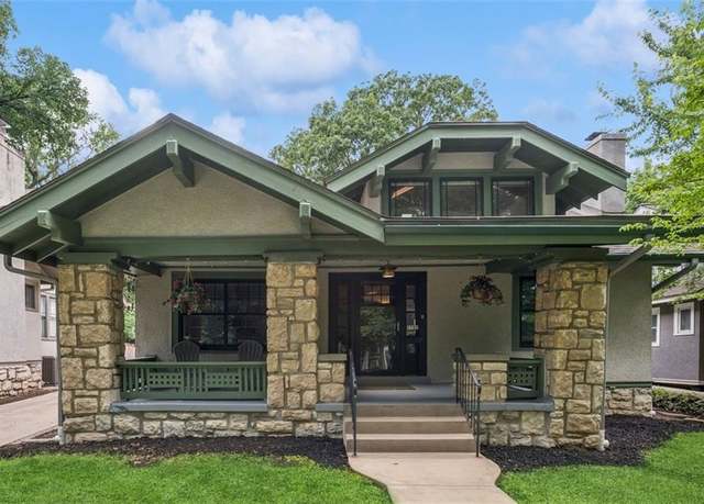 Property at 5720 Oak St, Kansas City, MO 64113, 4 beds, 2 baths