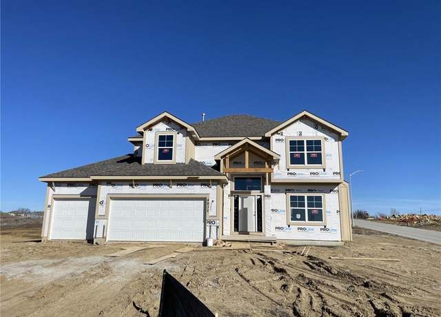 Property at 4832 NE 89th Dr, Kansas City, MO 64156, 4 beds, 3.5 baths