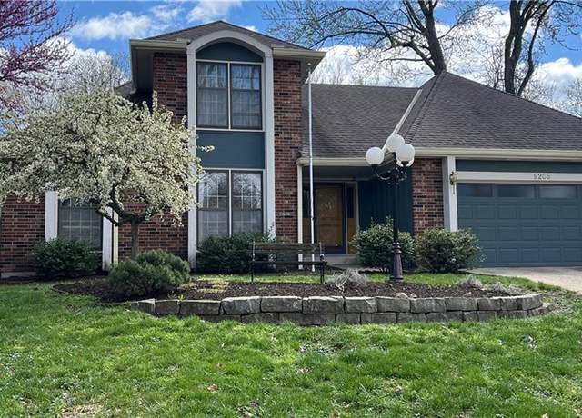 Property at 9205 W 112th Ter, Overland Park, KS 66210, 4 beds, 2.5 baths