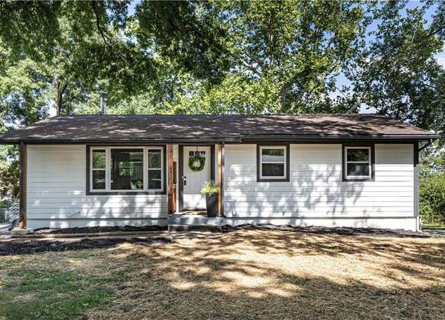 Property at 1225 Ranson St, Independence, MO 64057, 4 beds, 2 baths