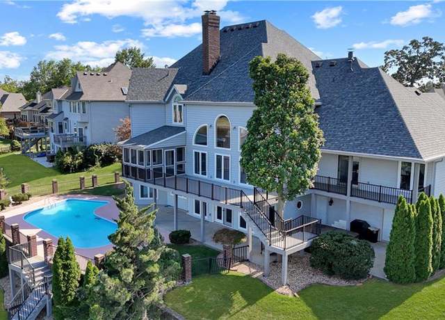 Property at 1227 Pembrooke Dr, Warrensburg, MO 64093, 5 beds, 4.5 baths