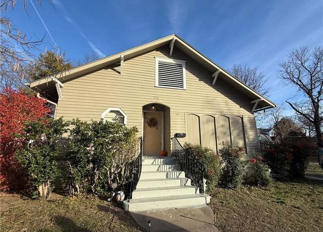 Property at 712 Washington St, Independence, KS 67301, 3 beds, 2 baths