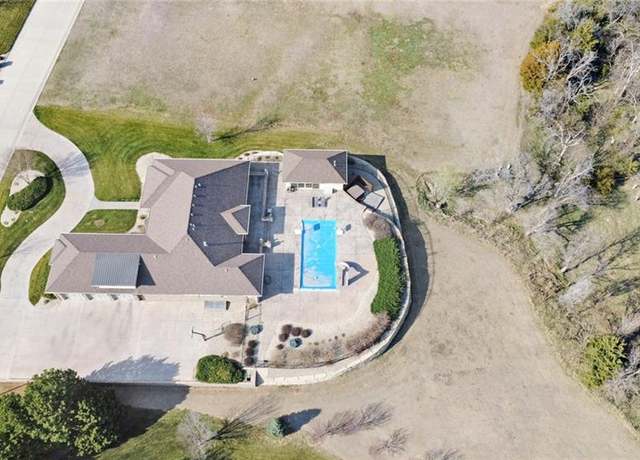 Property at 14 Supple Ave, Beloit, KS 67420, 5 beds, 5 baths