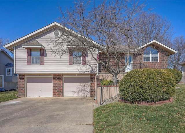Property at 1616 NE Misty Ln, Lee's Summit, MO 64086, 3 beds, 2.5 baths