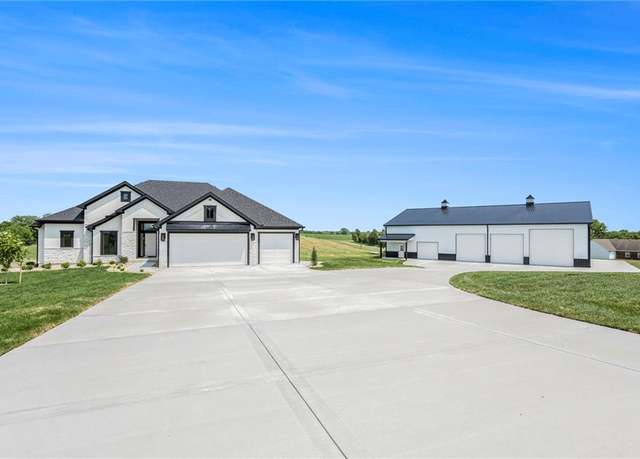 Property at 10075 NW Hillsboro Rd, Platte City, MO 64079, 4 beds, 4 baths