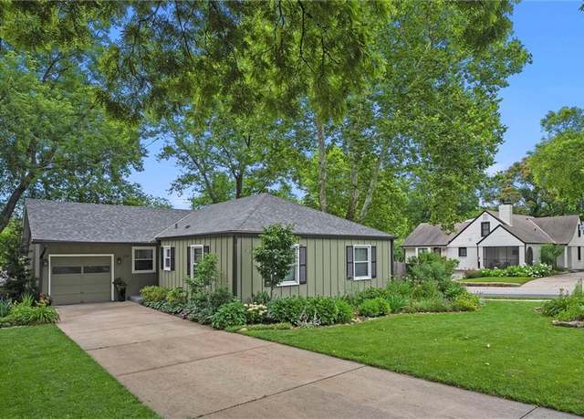 Property at 7247 Belinder Ave, Prairie Village, KS 66208, 3 beds, 2.5 baths