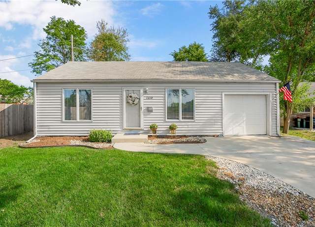 Property at 13608 Santa FE Trail Dr, Lenexa, KS 66215, 2 beds, 1 bath