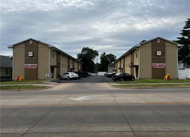 Property at 105-113 E Quincy St, Pittsburg, KS 66762, 52 beds