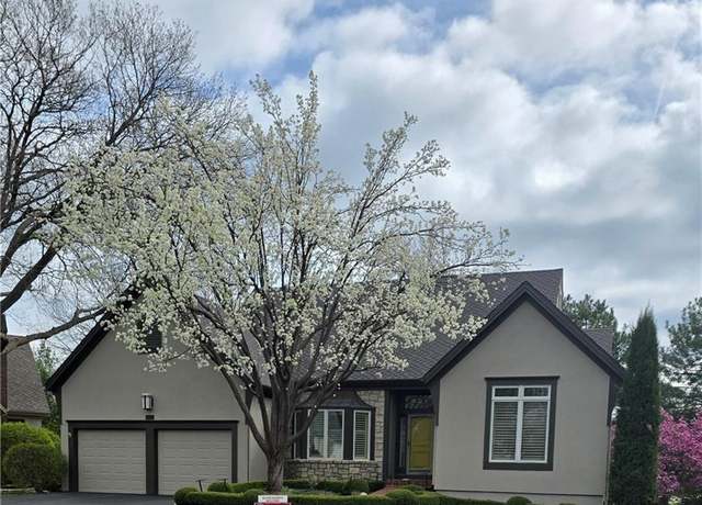 Property at 5400 W 97 Cir W, Overland Park, KS 66207, 3 beds, 3.5 baths