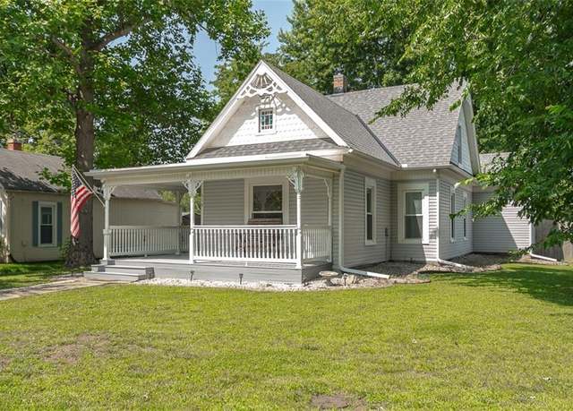 Property at 614 N Mulberry St, Ottawa, KS 66067, 4 beds, 2 baths