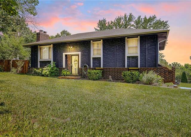 Property at 4252 SE Valleyview Ln, Holt, MO 64048, 3 beds, 2.5 baths