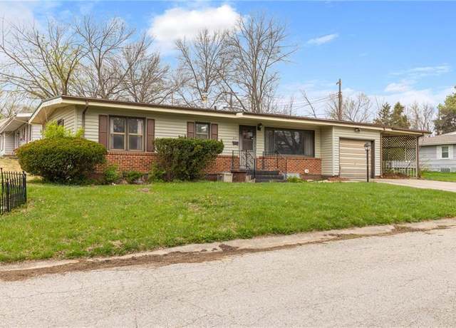 Property at 601 Westside Dr, Knob Noster, MO 65336, 3 beds, 1.5 baths