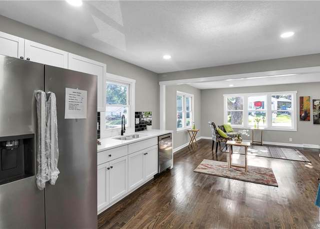 Property at 3141 S 37th St, Kansas City, KS 66106, 3 beds, 2 baths