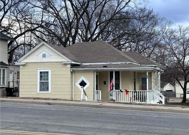 Property at 525 S Crysler Ave, Independence, MO 64052, 3 beds, 2 baths