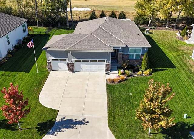 Property at 14478 S Shady Bend Rd, Olathe, KS 66061, 3 beds, 3 baths