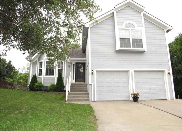 Property at 1127 Cardinal Dr, Liberty, MO 64068, 4 beds, 3 baths