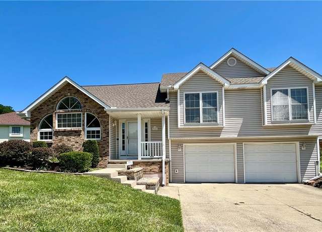 Property at 3101 Serve Ct, St Joseph, MO 64506, 3 beds, 2.5 baths