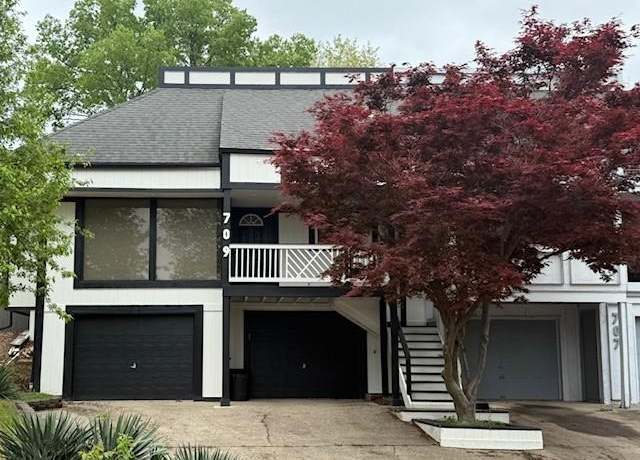 Property at 709 N 74th Ter, Kansas City, KS 66112, 3 beds, 3 baths