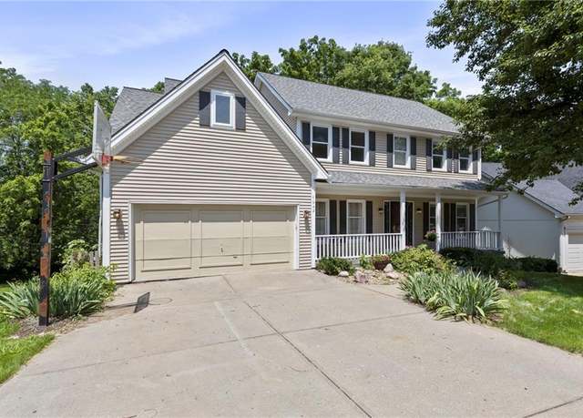 Property at 7642 N Atkins Pl, Kansas City, MO 64152, 4 beds, 2.5 baths