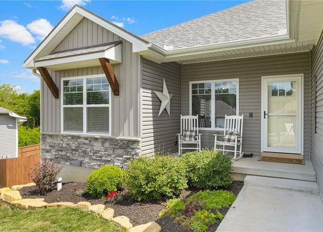 Property at 481 Olive Ct, Warrensburg, MO 64093, 5 beds, 3 baths