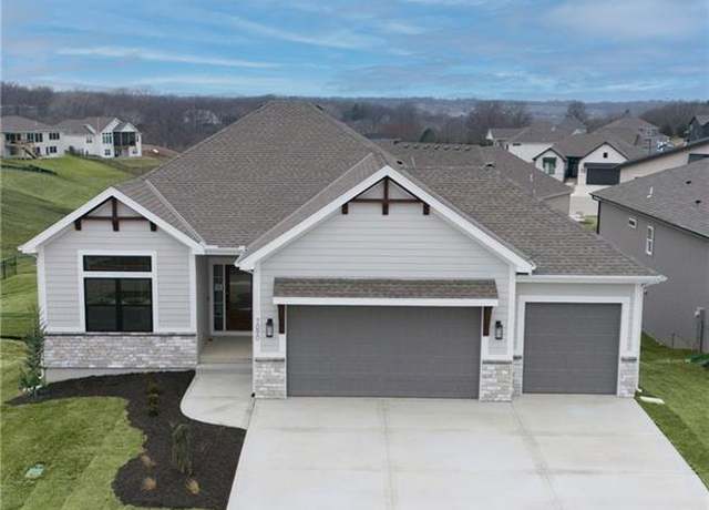 Property at 13616 Clover Ct, Kearney, MO 64060, 4 beds, 3 baths