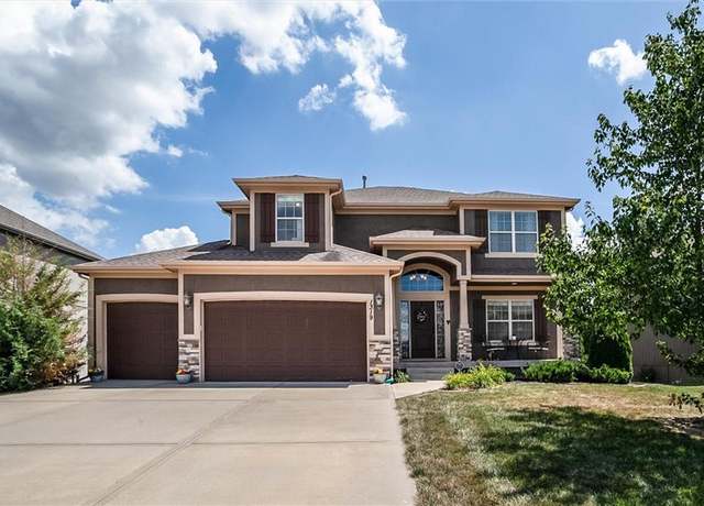Property at 1319 NE 107th Ter, Kansas City, MO 64155, 4 beds, 3.5 baths