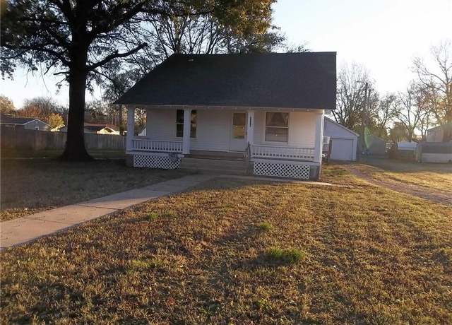 Property at 1116 S Central Ave, Chanute, KS 66720, 2 beds, 1 bath