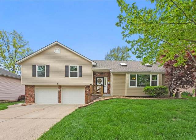 Property at 2117 NW 12th St, Blue Springs, MO 64015, 4 beds, 2.5 baths