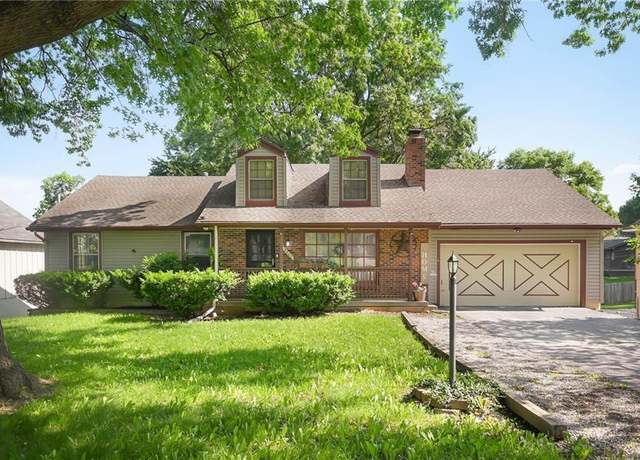 Property at 4400 Grandview Rd, Kansas City, MO 64137, 4 beds, 3 baths