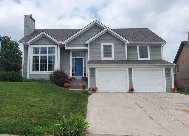 Property at 1313 Pleasant Hill Dr, Platte City, MO 64079, 4 beds, 3 baths