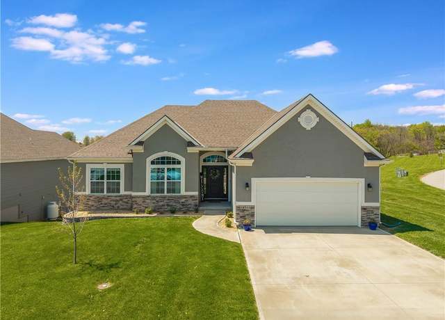 Property at 19180 Cherokee Ct, St Joseph, MO 64505, 4 beds, 3 baths