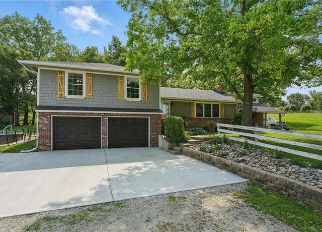 Property at 19806 NE 172nd St, Holt, MO 64048, 4 beds, 3.5 baths