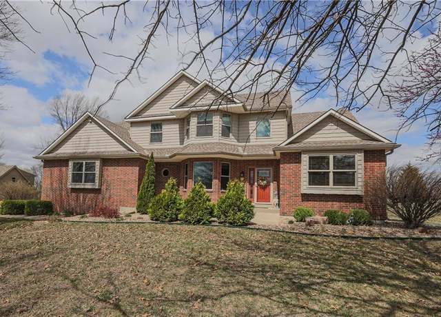 Property at 30770 W 119th St, Olathe, KS 66061, 4 beds, 2.5 baths