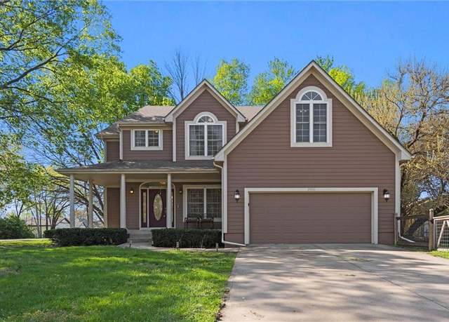 Property at 19981 W 198th St, Spring Hill, KS 66083, 6 beds, 3.5 baths