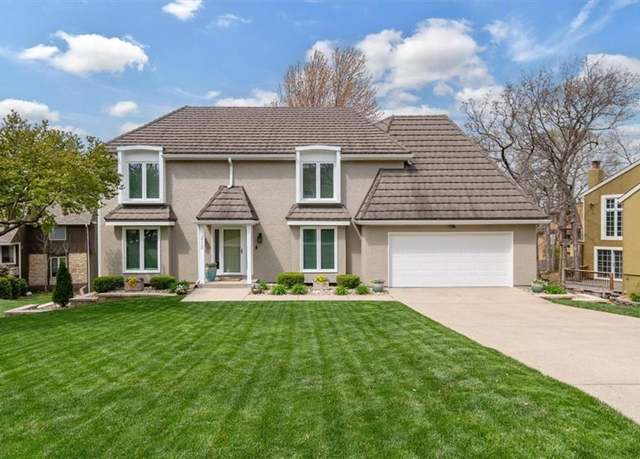 Property at 212 NE Landings Cir, Lee's Summit, MO 64063, 4 beds, 3.5 baths