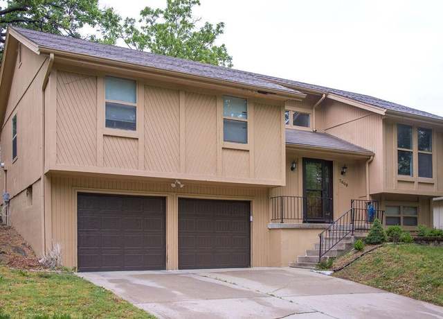 Property at 7608 NW 70th St, Kansas City, MO 64152, 3 beds, 2.5 baths