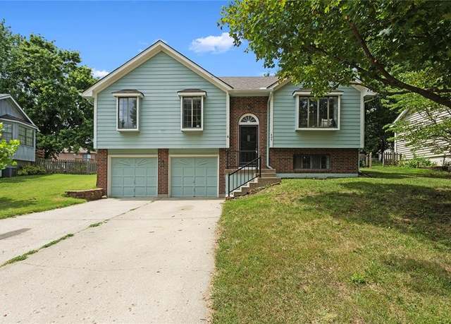 Property at 404 SE Bristol Dr, Lee's Summit, MO 64063, 3 beds, 2 baths