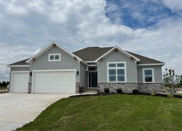 Property at 16487 W 166th Pl, Olathe, KS 66062, 4 beds, 3 baths