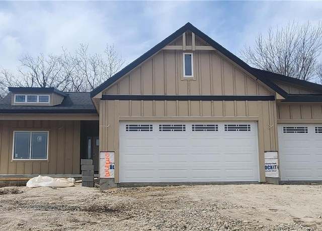 Property at 6353 Crescent Rim Dr, Ozawkie, KS 66070, 3 beds, 2 baths