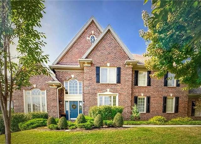 Property at 6000 N Cosby Ct, Kansas City, MO 64151, 4 beds, 4 baths
