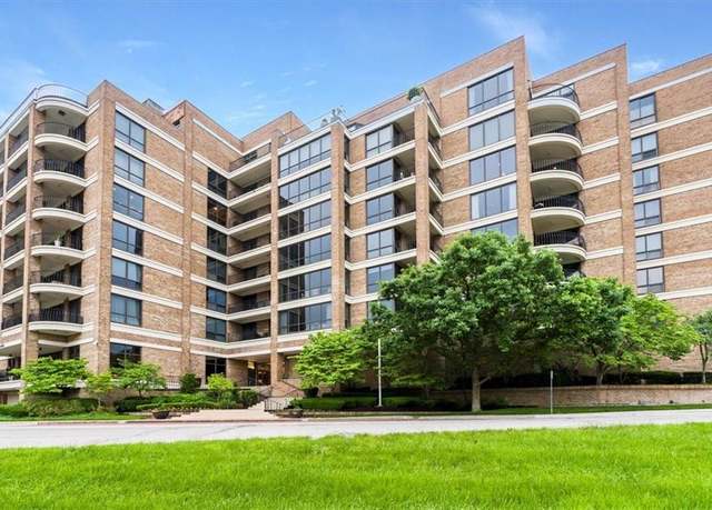 Property at 433 Ward Pkwy Unit 2s, Kansas City, MO 64112, 2 beds, 2.5 baths