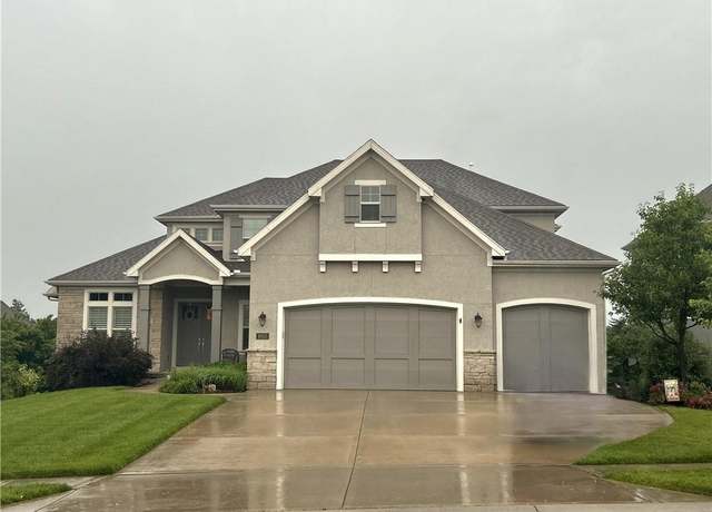 Property at 10513 W 162nd St, Overland Park, KS 66221, 5 beds, 6 baths