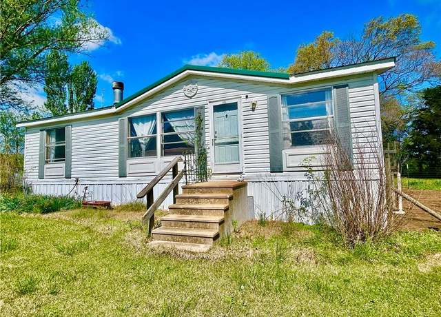 Property at 9915 E Hwy 54 Hwy, El Dorado Springs, MO 64744, 3 beds, 2 baths