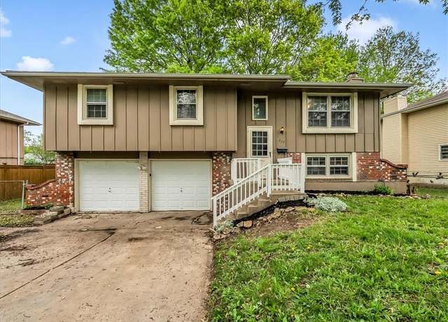 Property at 517 N Park Dr, Belton, MO 64012, 3 beds, 2.5 baths
