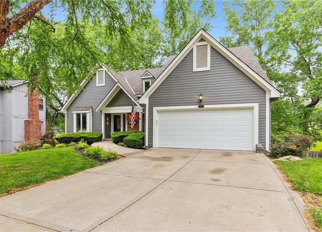 Property at 4011 NE Woodridge Dr, Lee's Summit, MO 64064, 4 beds, 3.5 baths