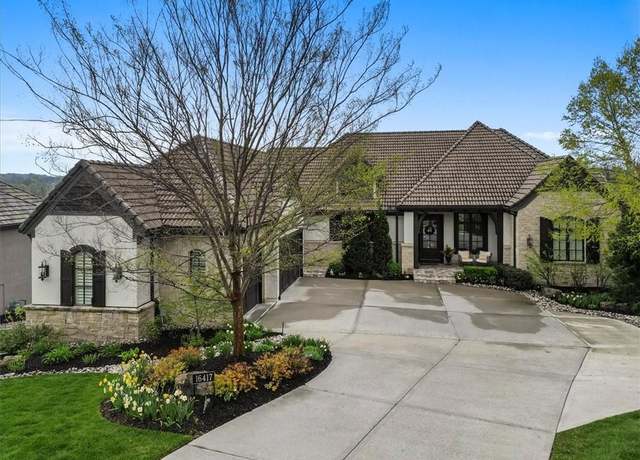Property at 16417 Turnberry St, Loch Lloyd, MO 64012, 5 beds, 5.5 baths