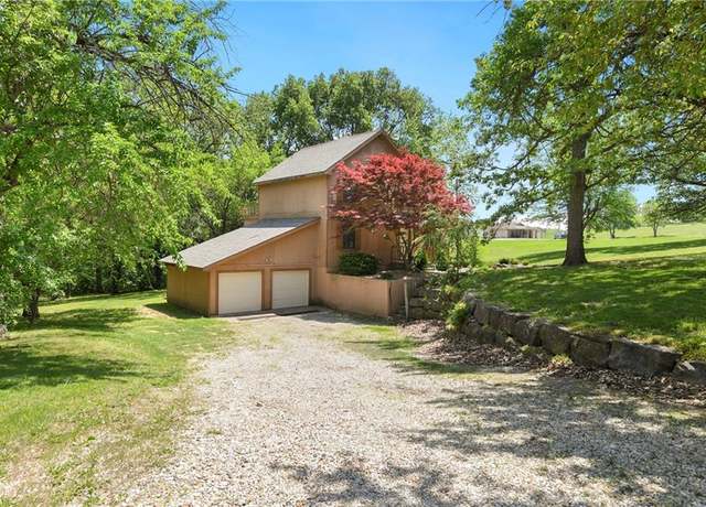 Property at 32832 195th St, Leavenworth, KS 66048, 3 beds, 2 baths
