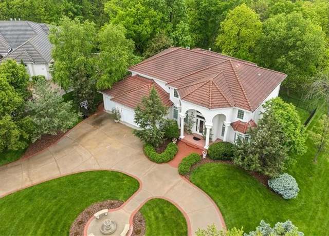 Property at 289 NW Rockwood Ct, Lee's Summit, MO 64081, 5 beds, 5.5 baths