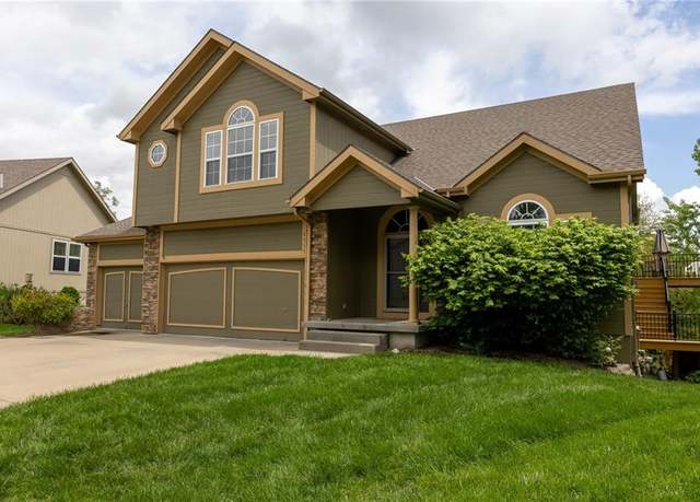 Property at 8755 N Chatham Ave, Kansas City, MO 64154, 4 beds, 3 baths