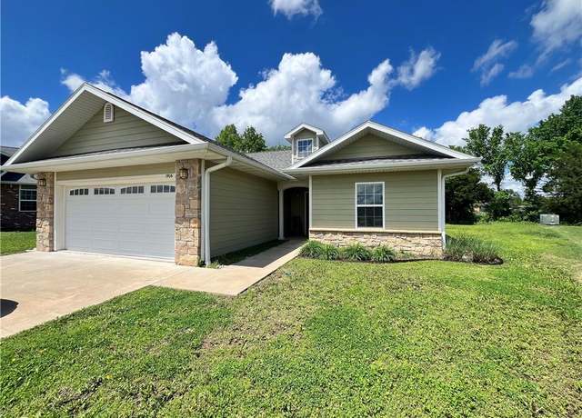 Property at 1906 Bradley Ct, Independence, KS 67301, 2 beds, 2 baths